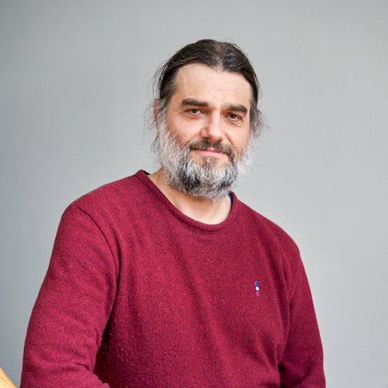 Portrait d'Etienne Barthel, directeur de laboratoire Ã  l'ESPCI, Paris le 18/04/2019.